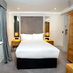 Doubletree By Hilton Majestic & فندق 4*