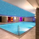Doubletree By Hilton Majestic & فندق