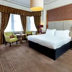 Doubletree By Hilton Majestic & فندق