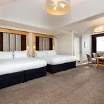 Doubletree By Hilton Majestic & فندق 4*