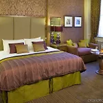 Doubletree By Hilton Majestic & فندق 4*