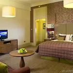 فندق Doubletree By Hilton Majestic & 4*