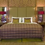 Doubletree By Hilton Majestic & فندق