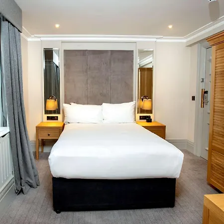 Doubletree By Hilton Majestic & Hotel 4*