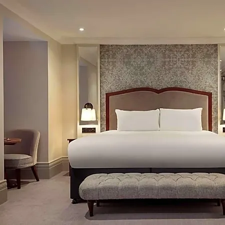 Doubletree By Hilton Majestic & 4* ハロゲート
