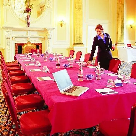 Ξενοδοχείο Doubletree By Hilton Majestic & Χαρογκέιτ