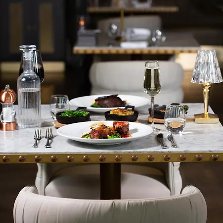 מלון Doubletree By Hilton Majestic &