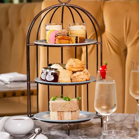 Doubletree By Hilton Majestic & הרוגייט