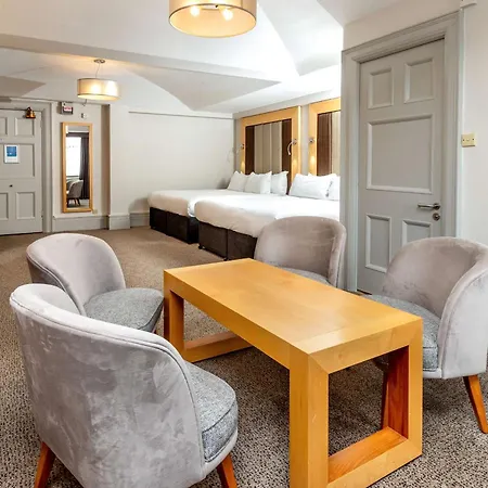 Doubletree By Hilton Majestic & מלון