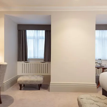 Doubletree By Hilton Majestic & מלון הרוגייט