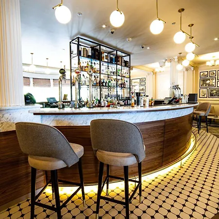 Doubletree By Hilton Majestic & 4*