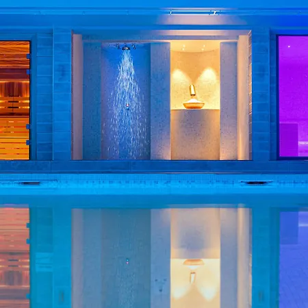 Doubletree By Hilton Majestic & מלון הרוגייט