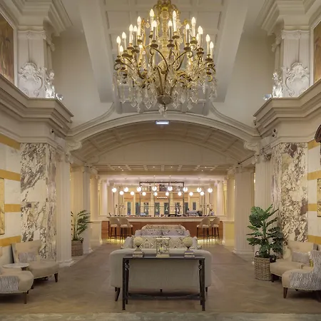 Doubletree By Hilton Majestic & מלון הרוגייט