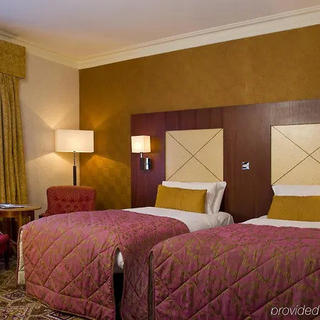 Doubletree By Hilton Majestic & מלון